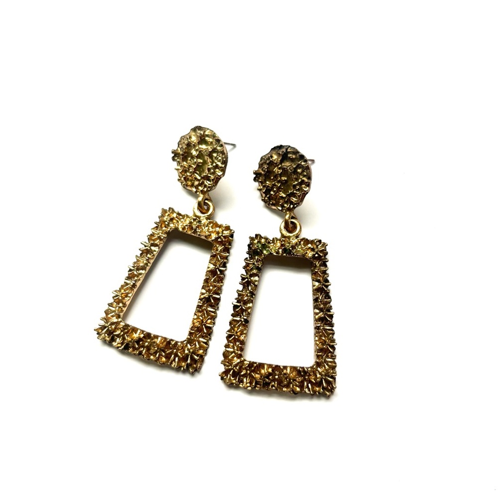 vtg gold tone textured dangle post earrings